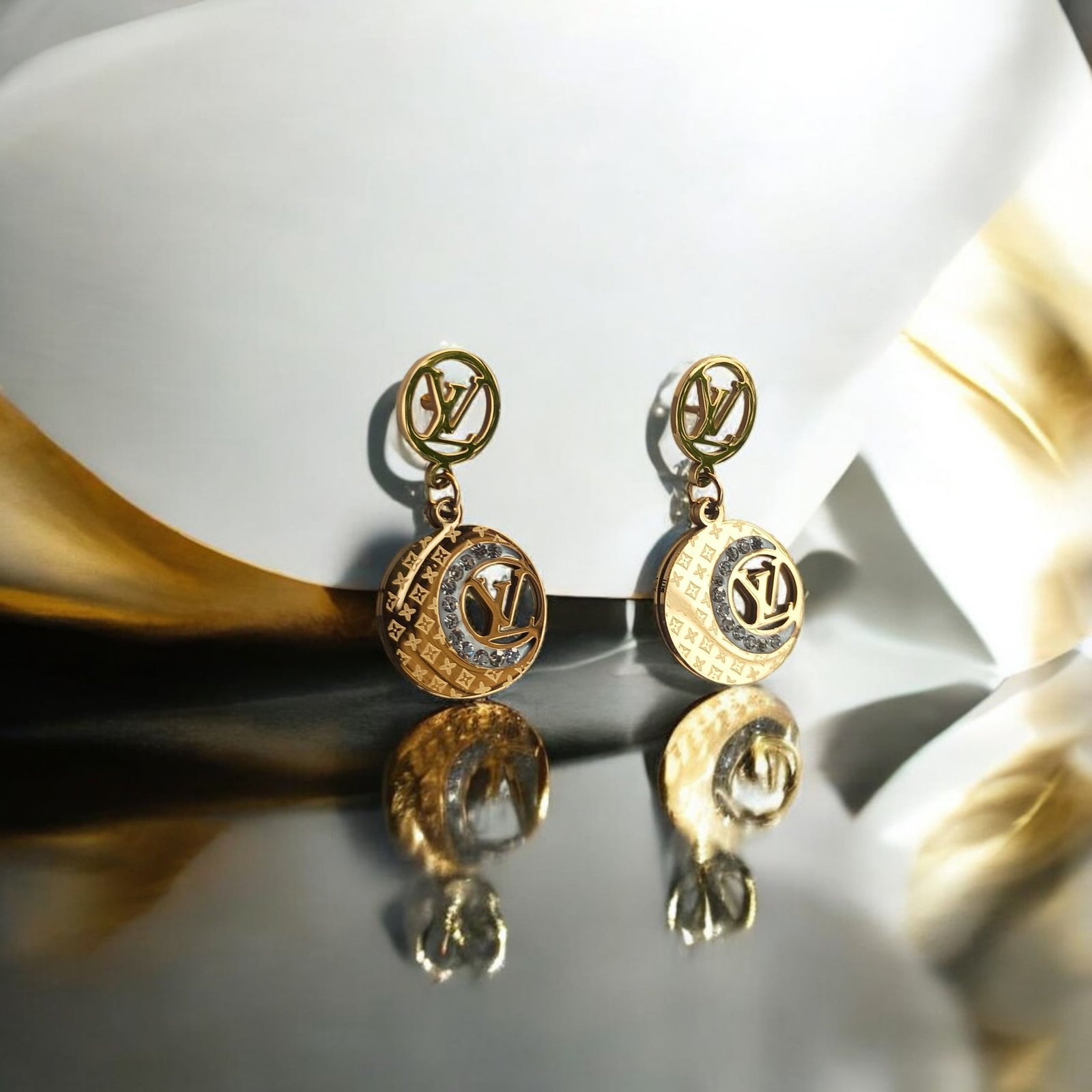Classic Gold Plated Logo Engraved LV Drop Earrings